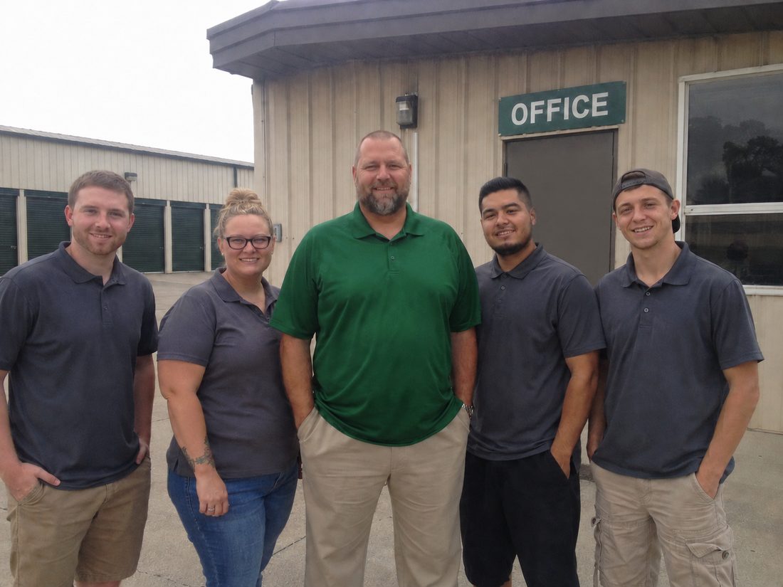 Pest control professionals in Olathe, KS